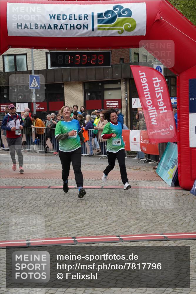 04.05.2025 - 8. Wedeler Halbmarathon Felixshl http://msf.ph/oto/7817796 04.05.2025 11:33:27 Ziel 878, 890, 1090 meine-sportfotos.de
