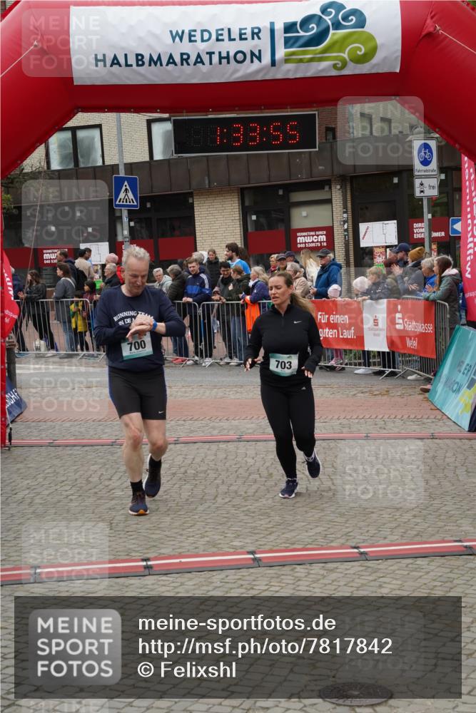 04.05.2025 - 8. Wedeler Halbmarathon Felixshl http://msf.ph/oto/7817842 04.05.2025 11:33:53 Ziel 336, 700, 703 meine-sportfotos.de