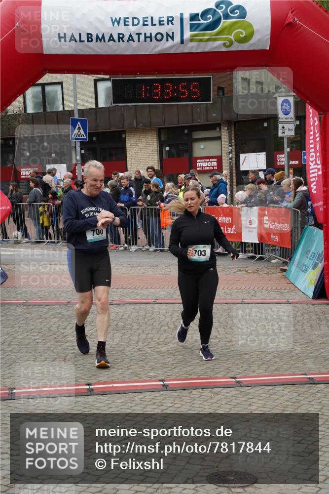 04.05.2025 - 8. Wedeler Halbmarathon Felixshl http://msf.ph/oto/7817844 04.05.2025 11:33:53 Ziel 336, 700, 703 meine-sportfotos.de