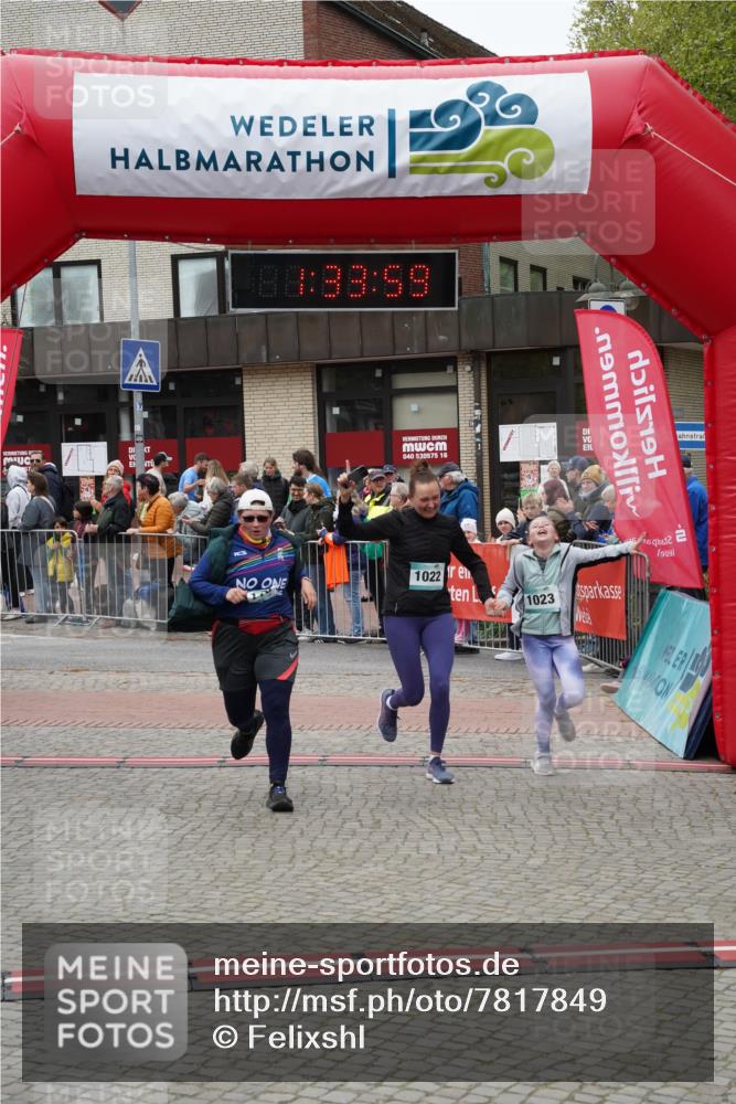 04.05.2025 - 8. Wedeler Halbmarathon Felixshl http://msf.ph/oto/7817849 04.05.2025 11:33:57 Ziel 700, 703, 1022, 1023, 1116 meine-sportfotos.de