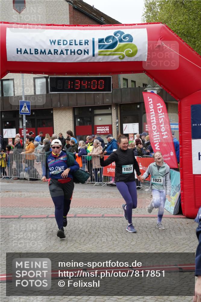 04.05.2025 - 8. Wedeler Halbmarathon Felixshl http://msf.ph/oto/7817851 04.05.2025 11:33:58 Ziel 700, 703, 1022, 1023, 1116 meine-sportfotos.de