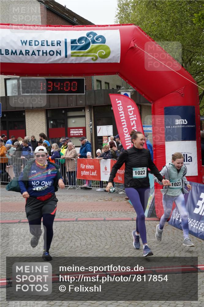 04.05.2025 - 8. Wedeler Halbmarathon Felixshl http://msf.ph/oto/7817854 04.05.2025 11:33:58 Ziel 700, 703, 1022, 1023, 1116 meine-sportfotos.de