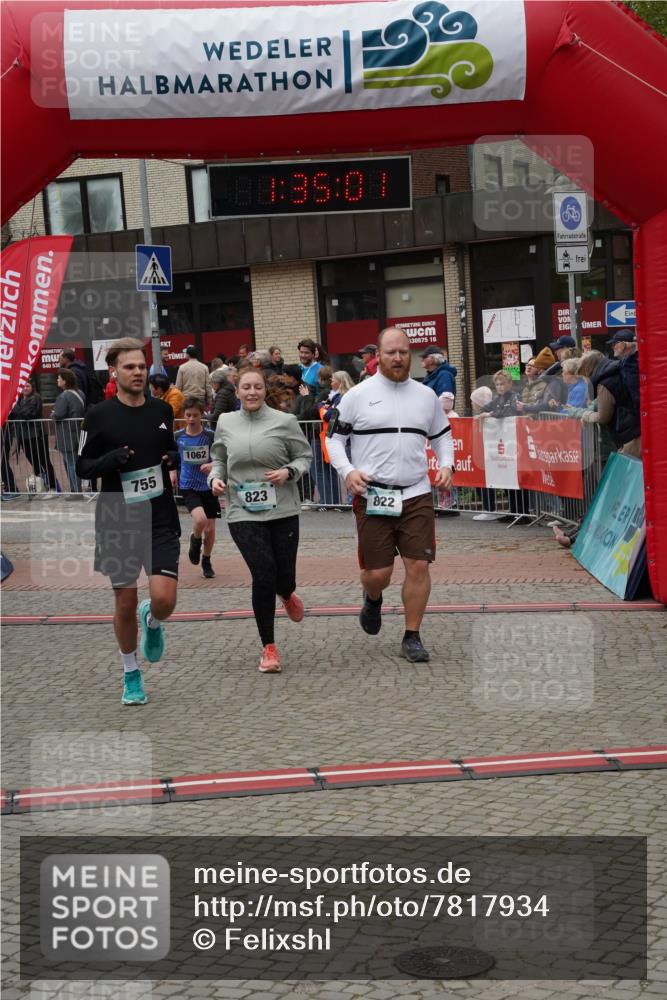 04.05.2025 - 8. Wedeler Halbmarathon Felixshl http://msf.ph/oto/7817934 04.05.2025 11:34:59 Ziel 662, 755, 793, 822, 823, 962, 1103 meine-sportfotos.de