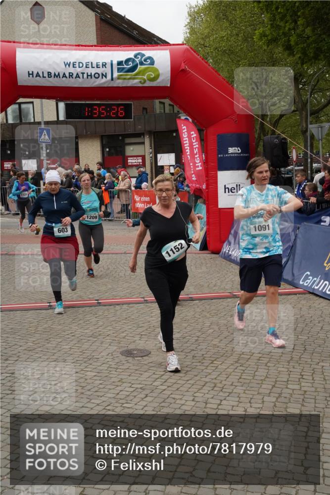 04.05.2025 - 8. Wedeler Halbmarathon Felixshl http://msf.ph/oto/7817979 04.05.2025 11:35:24 Ziel 226, 603, 1091, 1121, 1152, 1209 meine-sportfotos.de