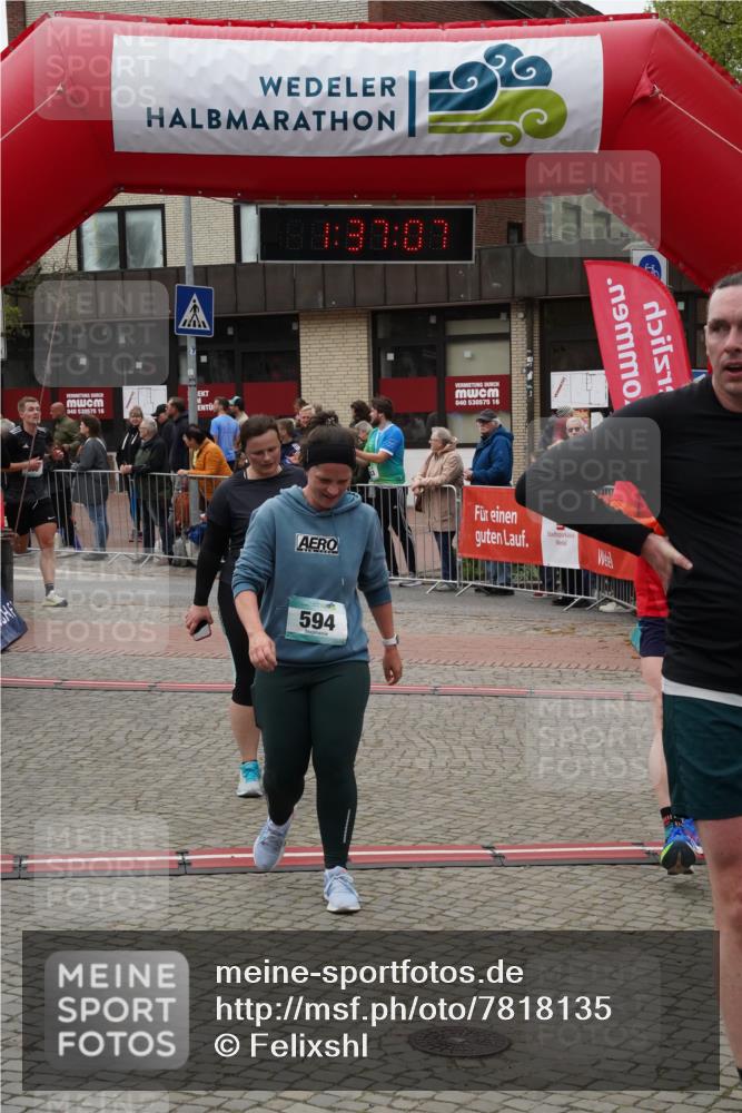 04.05.2025 - 8. Wedeler Halbmarathon Felixshl http://msf.ph/oto/7818135 04.05.2025 11:37:05 Ziel 265, 594, 654, 1028, 1141 meine-sportfotos.de
