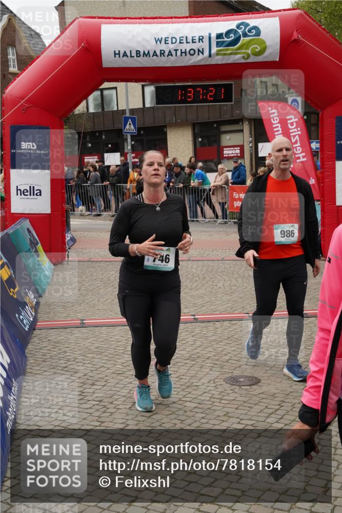 04.05.2025 - 8. Wedeler Halbmarathon Felixshl http://msf.ph/oto/7818154 04.05.2025 11:37:19 Ziel 746, 986 meine-sportfotos.de