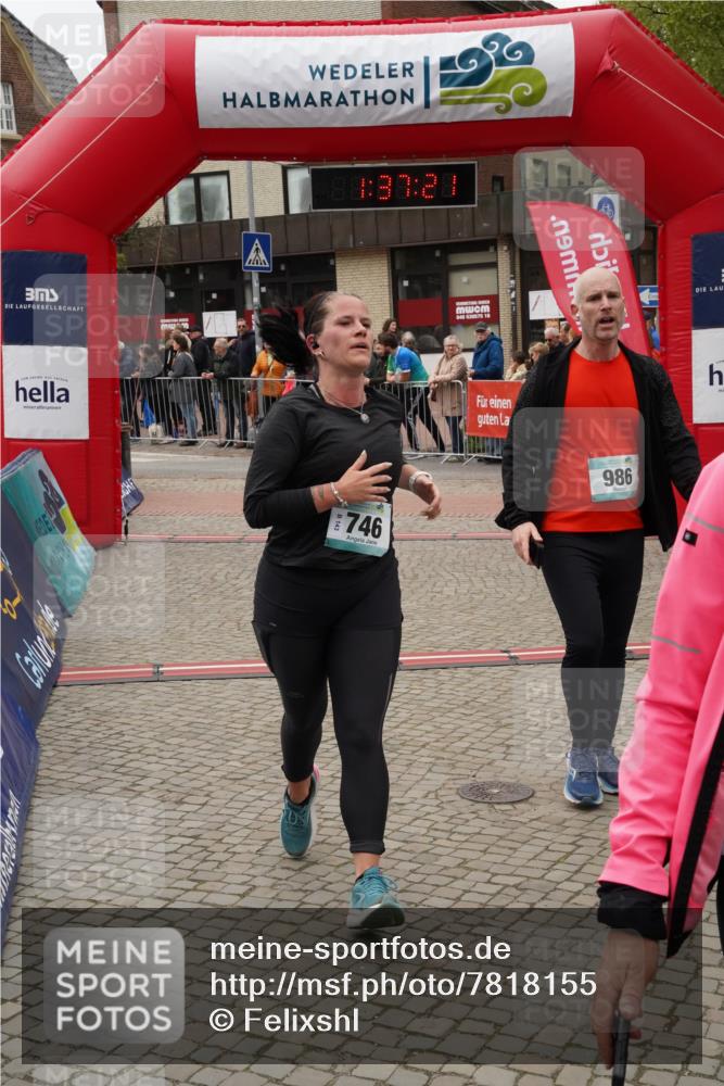 04.05.2025 - 8. Wedeler Halbmarathon Felixshl http://msf.ph/oto/7818155 04.05.2025 11:37:19 Ziel 746, 986 meine-sportfotos.de