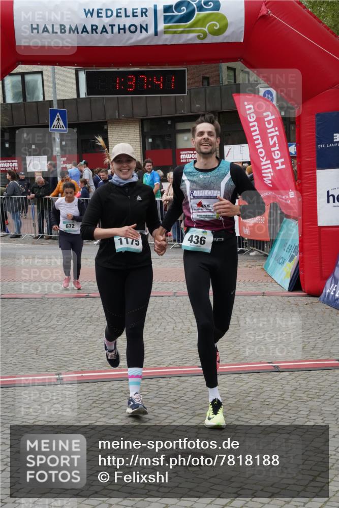04.05.2025 - 8. Wedeler Halbmarathon Felixshl http://msf.ph/oto/7818188 04.05.2025 11:37:39 Ziel 436, 672, 889, 1175 meine-sportfotos.de