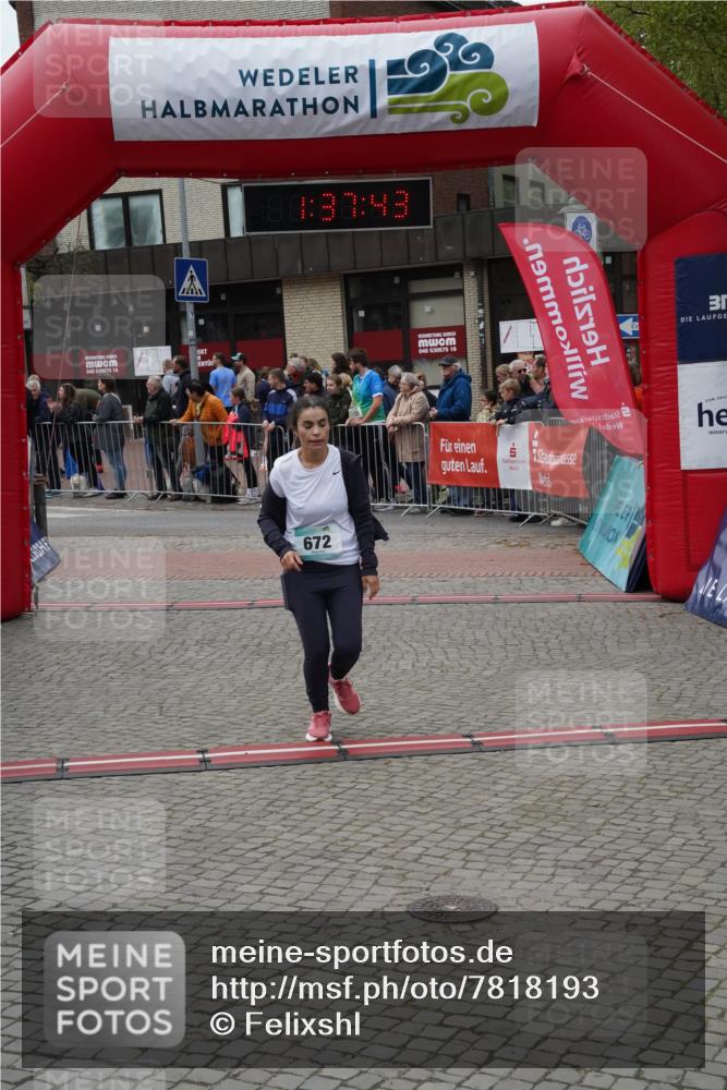 04.05.2025 - 8. Wedeler Halbmarathon Felixshl http://msf.ph/oto/7818193 04.05.2025 11:37:41 Ziel 436, 672, 1175 meine-sportfotos.de