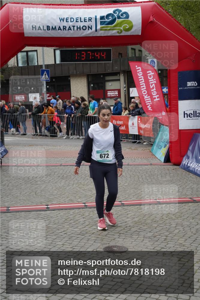 04.05.2025 - 8. Wedeler Halbmarathon Felixshl http://msf.ph/oto/7818198 04.05.2025 11:37:42 Ziel 436, 672, 1175 meine-sportfotos.de