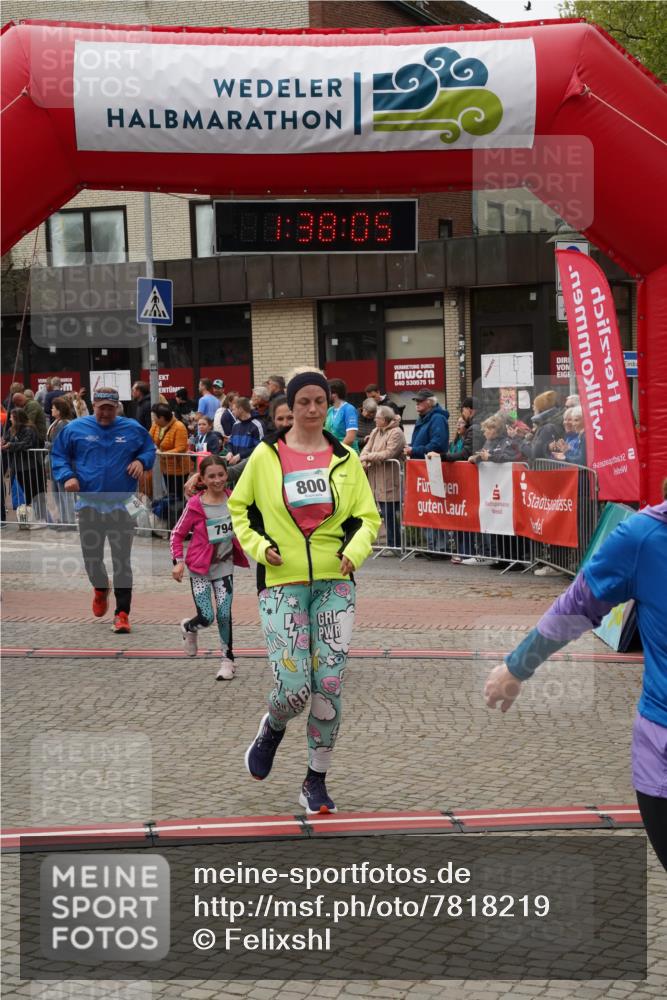 04.05.2025 - 8. Wedeler Halbmarathon Felixshl http://msf.ph/oto/7818219 04.05.2025 11:38:03 Ziel 86, 794, 795, 800, 838, 1194 meine-sportfotos.de