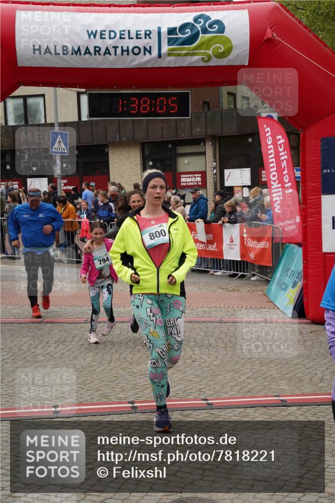 04.05.2025 - 8. Wedeler Halbmarathon Felixshl http://msf.ph/oto/7818221 04.05.2025 11:38:03 Ziel 86, 794, 795, 800, 838, 1194 meine-sportfotos.de