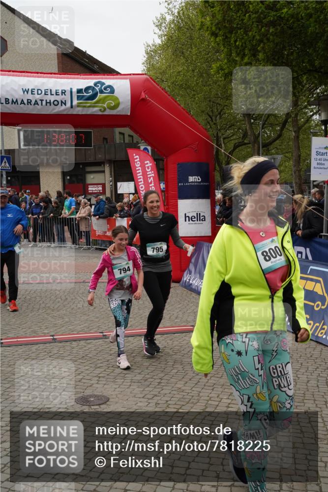 04.05.2025 - 8. Wedeler Halbmarathon Felixshl http://msf.ph/oto/7818225 04.05.2025 11:38:05 Ziel 86, 794, 795, 800, 838, 1194 meine-sportfotos.de