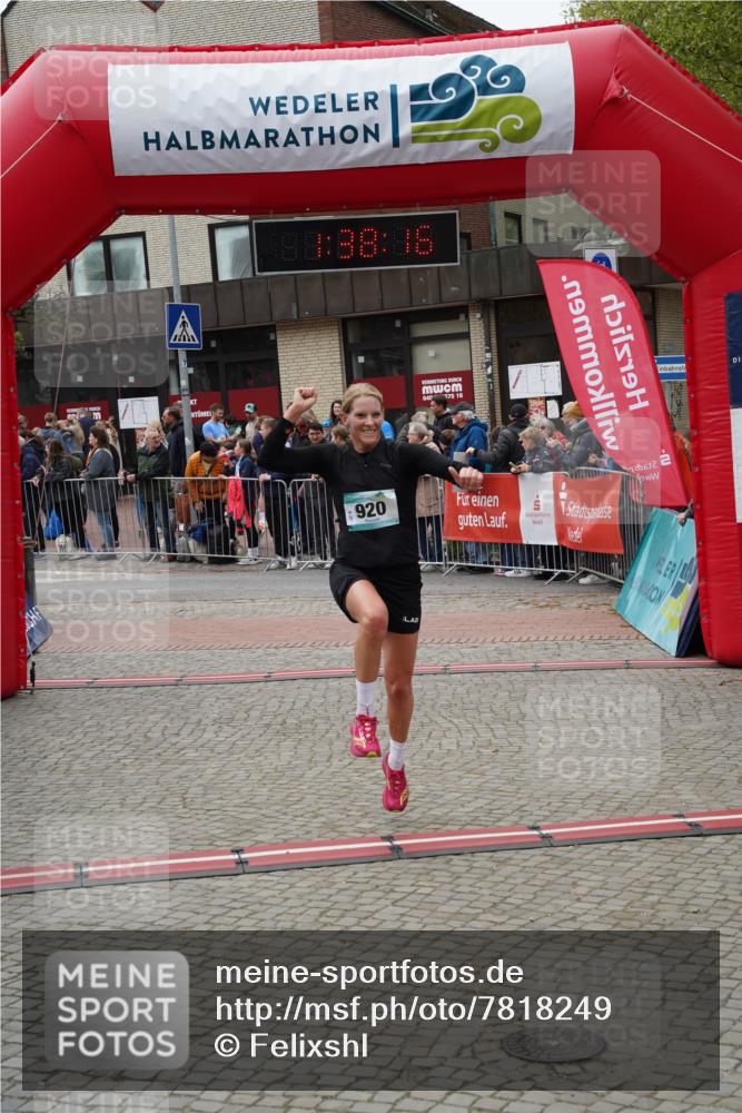 04.05.2025 - 8. Wedeler Halbmarathon Felixshl http://msf.ph/oto/7818249 04.05.2025 11:38:14 Ziel 816, 844, 920 meine-sportfotos.de