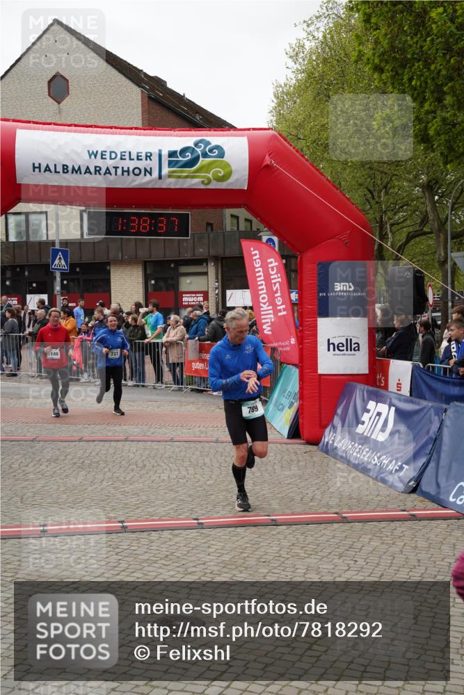 04.05.2025 - 8. Wedeler Halbmarathon Felixshl http://msf.ph/oto/7818292 04.05.2025 11:38:35 Ziel 737, 789, 1146 meine-sportfotos.de
