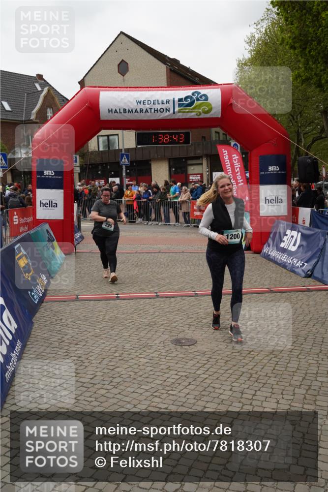 04.05.2025 - 8. Wedeler Halbmarathon Felixshl http://msf.ph/oto/7818307 04.05.2025 11:38:41 Ziel 225, 737, 1146, 1200 meine-sportfotos.de