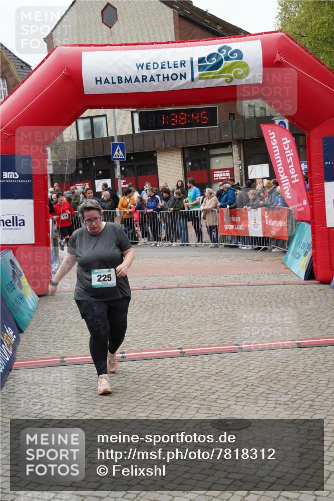 04.05.2025 - 8. Wedeler Halbmarathon Felixshl http://msf.ph/oto/7818312 04.05.2025 11:38:43 Ziel 225, 476, 569, 1200 meine-sportfotos.de