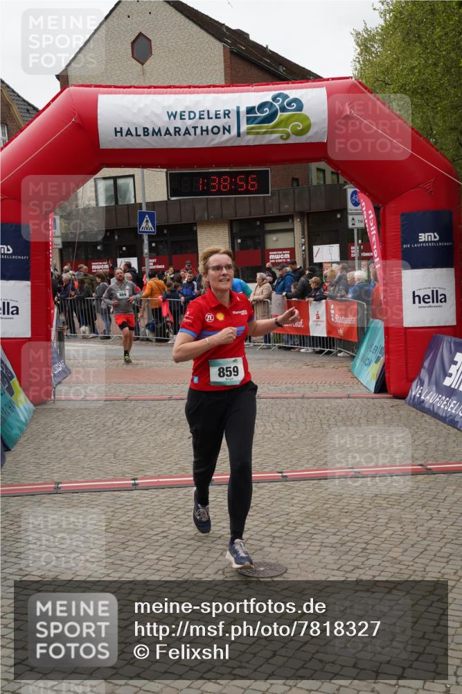 04.05.2025 - 8. Wedeler Halbmarathon Felixshl http://msf.ph/oto/7818327 04.05.2025 11:38:54 Ziel 669, 859 meine-sportfotos.de