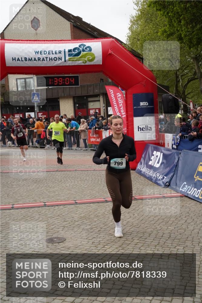 04.05.2025 - 8. Wedeler Halbmarathon Felixshl http://msf.ph/oto/7818339 04.05.2025 11:39:02 Ziel 72, 73, 170, 620, 669, 799 meine-sportfotos.de