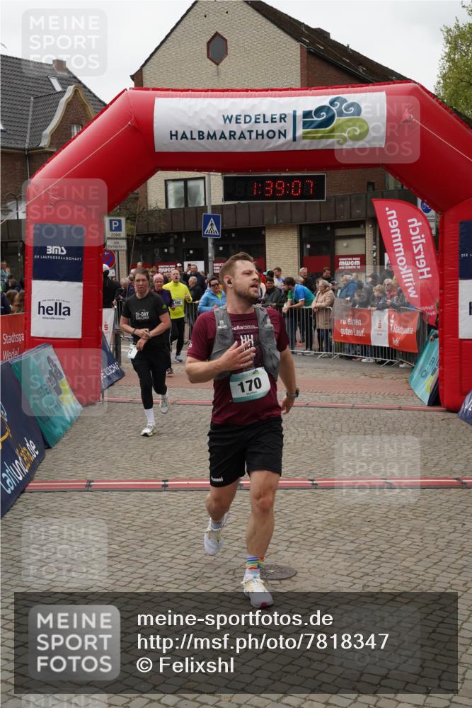 04.05.2025 - 8. Wedeler Halbmarathon Felixshl http://msf.ph/oto/7818347 04.05.2025 11:39:05 Ziel 72, 73, 170, 496, 592, 620, 799, 1047, 1049 meine-sportfotos.de