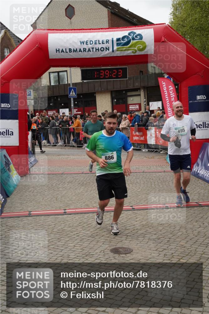 04.05.2025 - 8. Wedeler Halbmarathon Felixshl http://msf.ph/oto/7818376 04.05.2025 11:39:21 Ziel 89, 199, 495, 607, 886 meine-sportfotos.de
