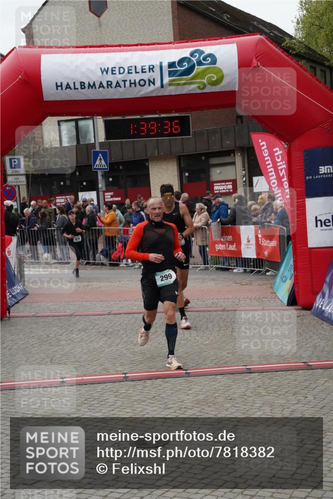 04.05.2025 - 8. Wedeler Halbmarathon Felixshl http://msf.ph/oto/7818382 04.05.2025 11:39:34 Ziel 299, 334, 406 meine-sportfotos.de