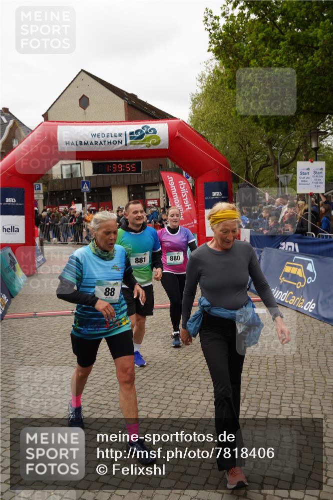 04.05.2025 - 8. Wedeler Halbmarathon Felixshl http://msf.ph/oto/7818406 04.05.2025 11:39:53 Ziel 88, 98, 152, 803, 880, 881 meine-sportfotos.de