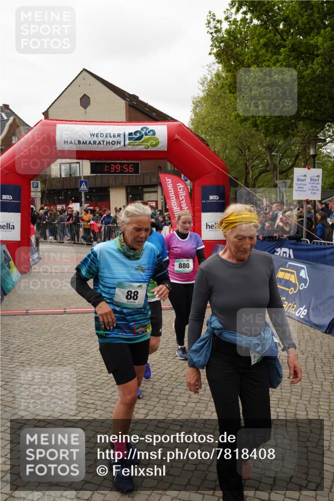 04.05.2025 - 8. Wedeler Halbmarathon Felixshl http://msf.ph/oto/7818408 04.05.2025 11:39:54 Ziel 88, 98, 152, 547, 803, 880, 881 meine-sportfotos.de