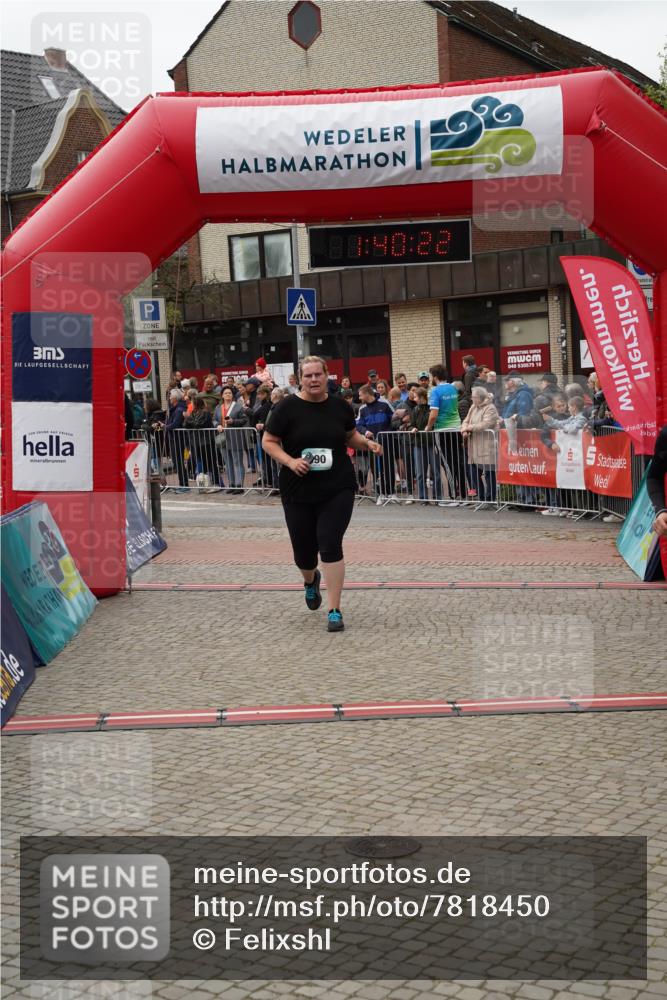 04.05.2025 - 8. Wedeler Halbmarathon Felixshl http://msf.ph/oto/7818450 04.05.2025 11:40:20 Ziel 390, 817 meine-sportfotos.de