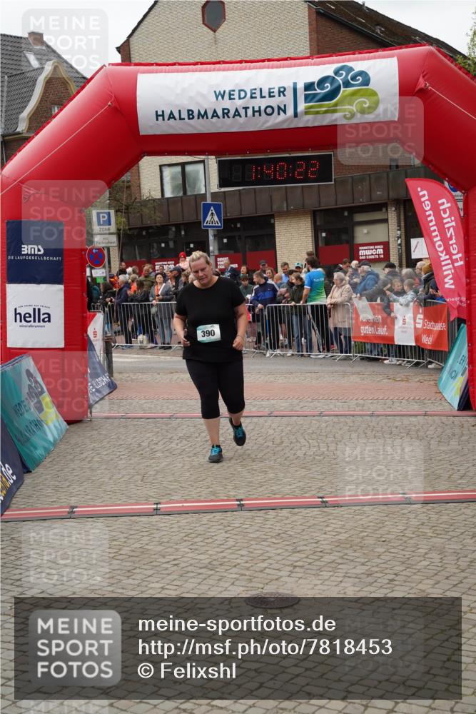 04.05.2025 - 8. Wedeler Halbmarathon Felixshl http://msf.ph/oto/7818453 04.05.2025 11:40:20 Ziel 390, 817 meine-sportfotos.de