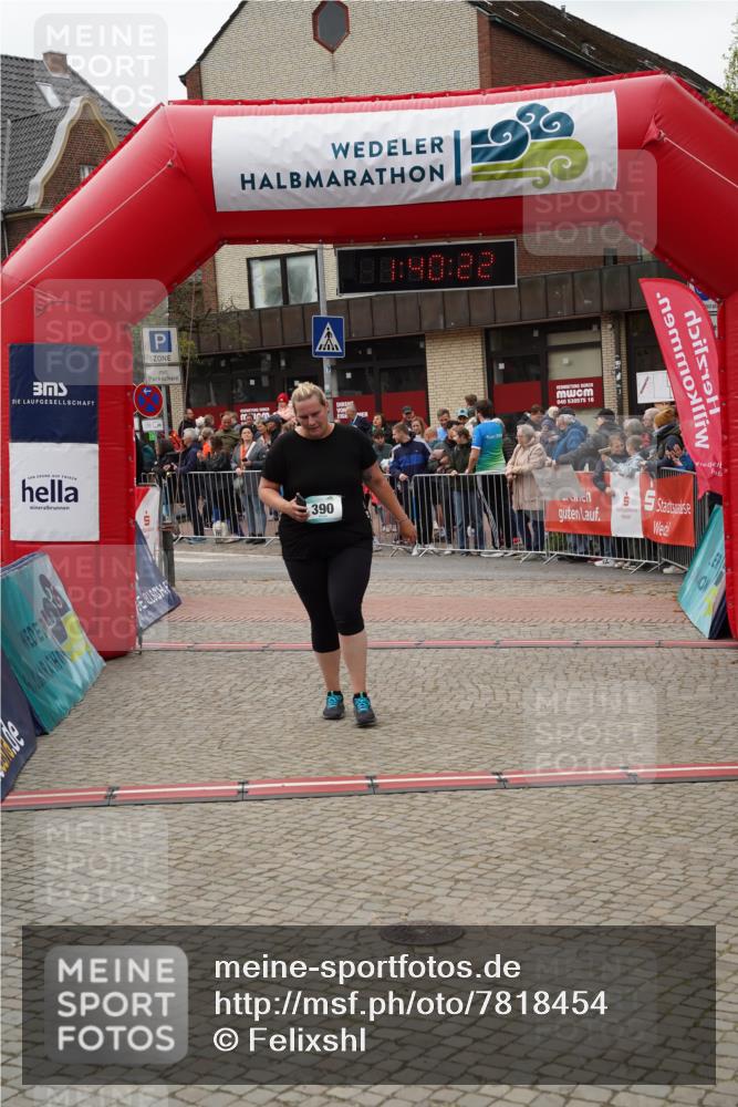 04.05.2025 - 8. Wedeler Halbmarathon Felixshl http://msf.ph/oto/7818454 04.05.2025 11:40:20 Ziel 390, 817 meine-sportfotos.de