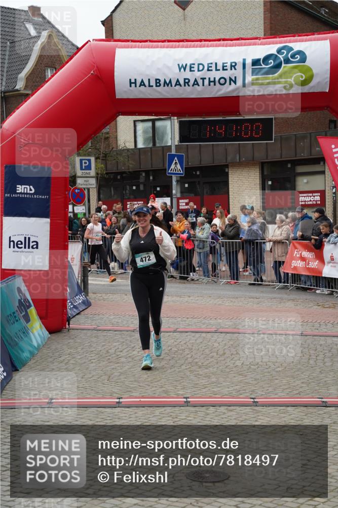 04.05.2025 - 8. Wedeler Halbmarathon Felixshl http://msf.ph/oto/7818497 04.05.2025 11:40:58 Ziel 472, 953, 954 meine-sportfotos.de