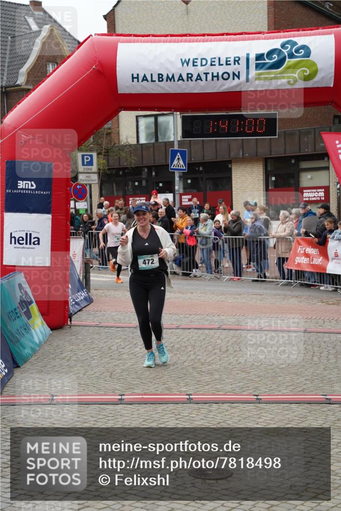 04.05.2025 - 8. Wedeler Halbmarathon Felixshl http://msf.ph/oto/7818498 04.05.2025 11:40:58 Ziel 472, 953, 954 meine-sportfotos.de