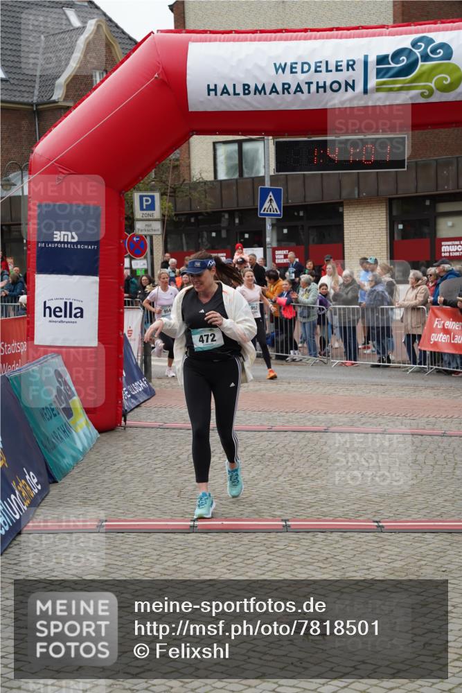 04.05.2025 - 8. Wedeler Halbmarathon Felixshl http://msf.ph/oto/7818501 04.05.2025 11:40:59 Ziel 472, 512, 953, 954 meine-sportfotos.de