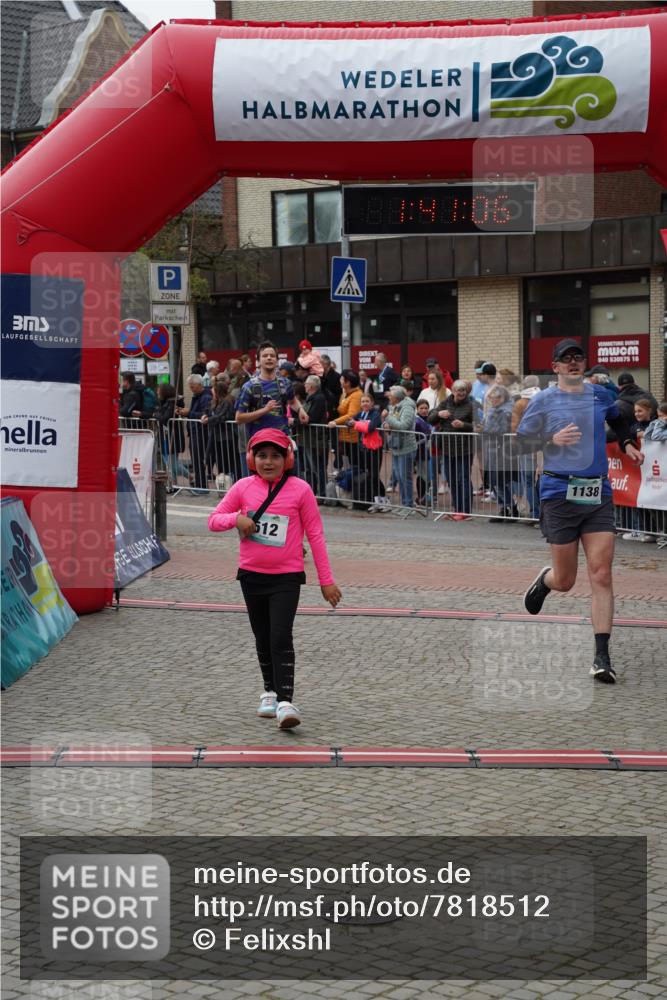 04.05.2025 - 8. Wedeler Halbmarathon Felixshl http://msf.ph/oto/7818512 04.05.2025 11:41:04 Ziel 395, 512, 953, 954, 1138 meine-sportfotos.de