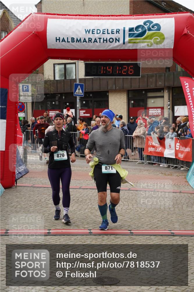 04.05.2025 - 8. Wedeler Halbmarathon Felixshl http://msf.ph/oto/7818537 04.05.2025 11:41:24 Ziel 527, 864, 870, 871, 1171 meine-sportfotos.de