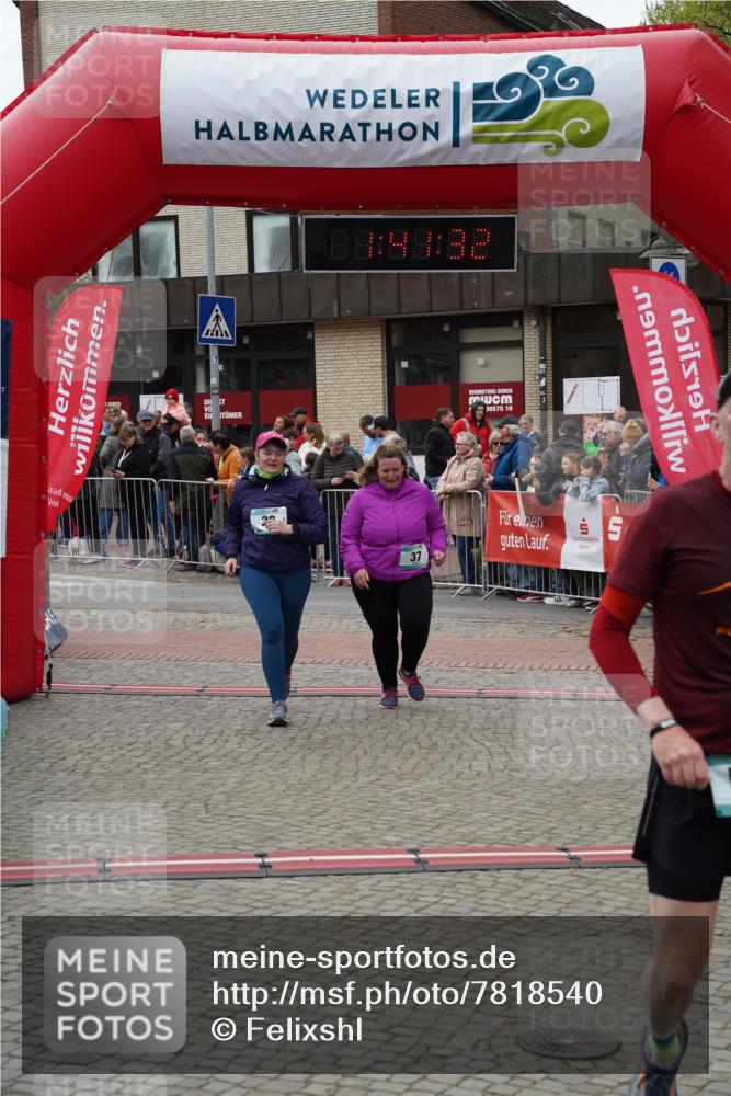 04.05.2025 - 8. Wedeler Halbmarathon Felixshl http://msf.ph/oto/7818540 04.05.2025 11:41:30 Ziel 28, 37, 358, 527, 864, 1171 meine-sportfotos.de