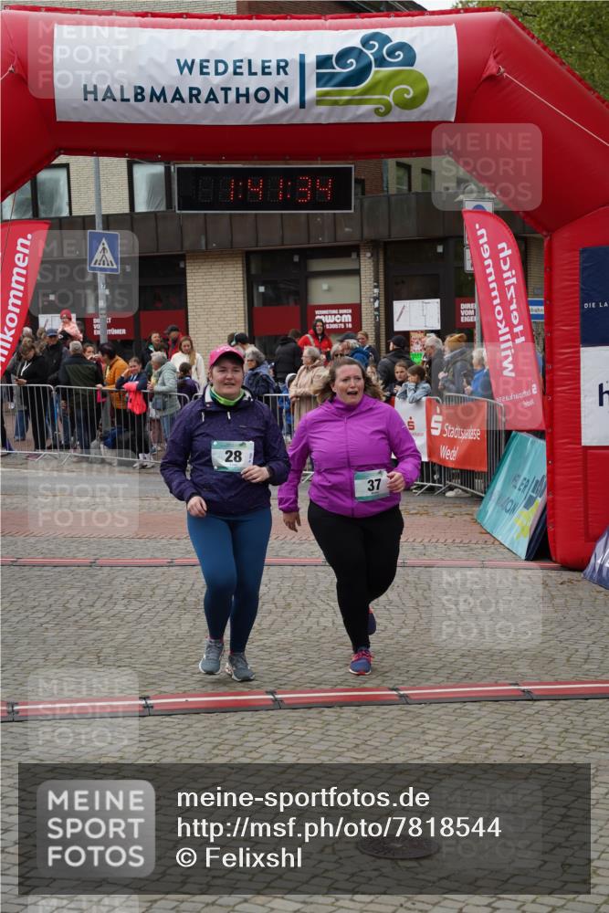 04.05.2025 - 8. Wedeler Halbmarathon Felixshl http://msf.ph/oto/7818544 04.05.2025 11:41:32 Ziel 28, 37, 358, 527, 1171 meine-sportfotos.de