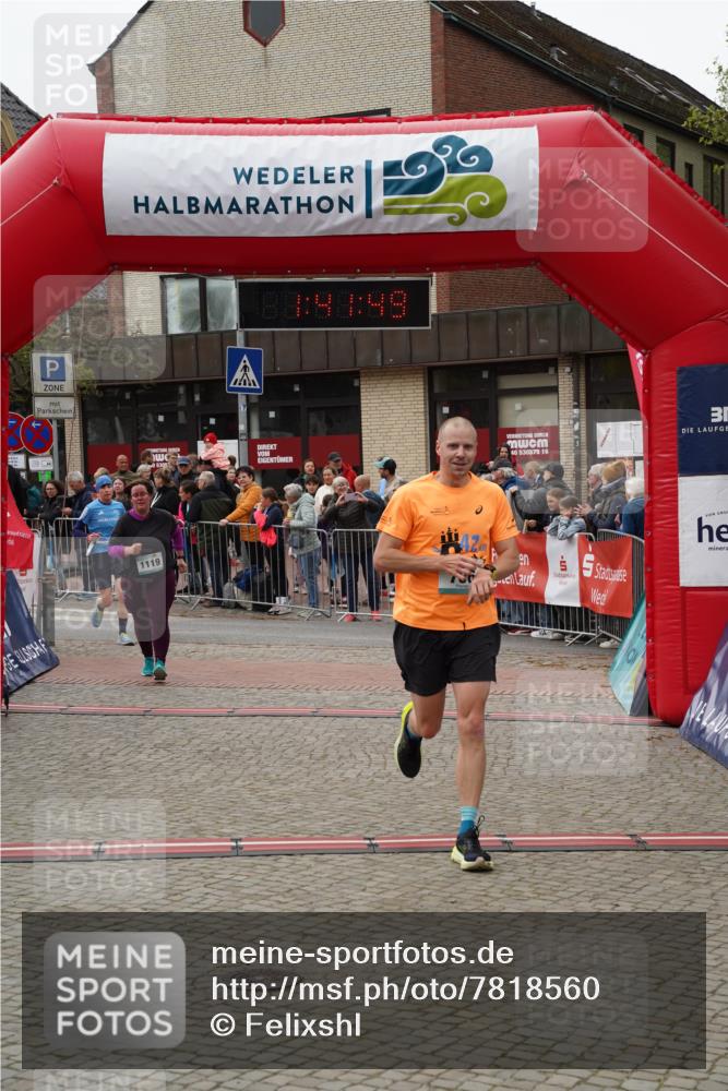 04.05.2025 - 8. Wedeler Halbmarathon Felixshl http://msf.ph/oto/7818560 04.05.2025 11:41:47 Ziel 8, 706, 1119 meine-sportfotos.de