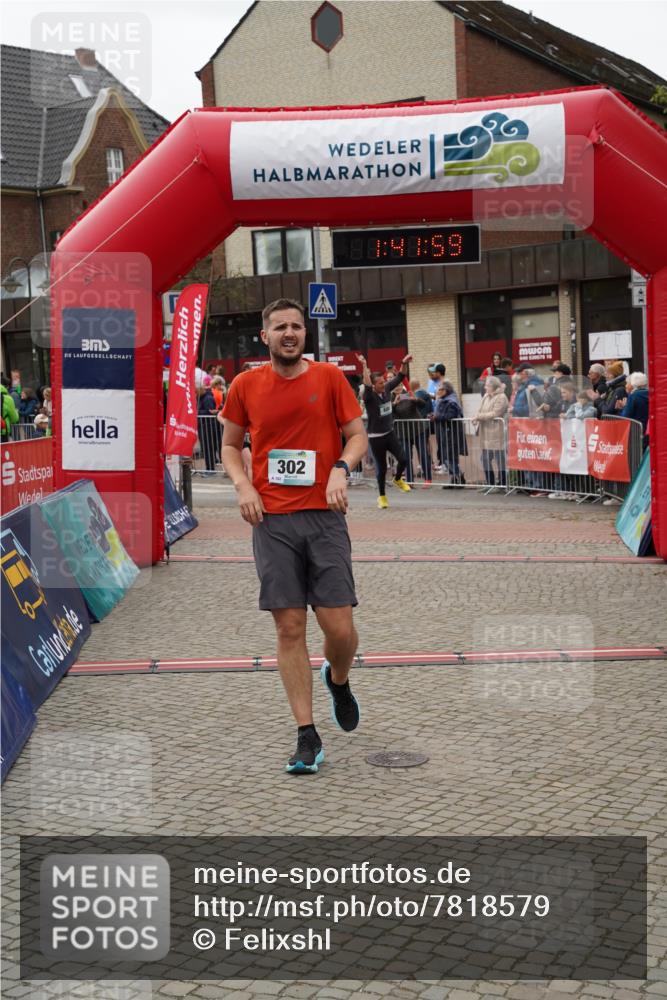 04.05.2025 - 8. Wedeler Halbmarathon Felixshl http://msf.ph/oto/7818579 04.05.2025 11:41:57 Ziel 302, 680, 681, 1051, 1142 meine-sportfotos.de
