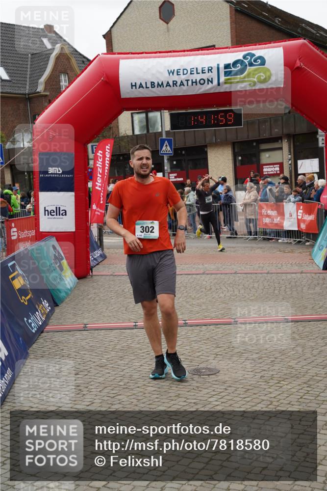 04.05.2025 - 8. Wedeler Halbmarathon Felixshl http://msf.ph/oto/7818580 04.05.2025 11:41:57 Ziel 302, 680, 681, 1051, 1142 meine-sportfotos.de