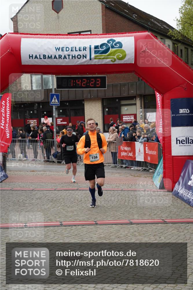 04.05.2025 - 8. Wedeler Halbmarathon Felixshl http://msf.ph/oto/7818620 04.05.2025 11:42:21 Ziel 156, 157, 258, 1150 meine-sportfotos.de