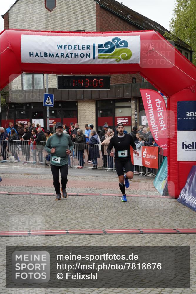 04.05.2025 - 8. Wedeler Halbmarathon Felixshl http://msf.ph/oto/7818676 04.05.2025 11:43:03 Ziel 54, 724, 824 meine-sportfotos.de