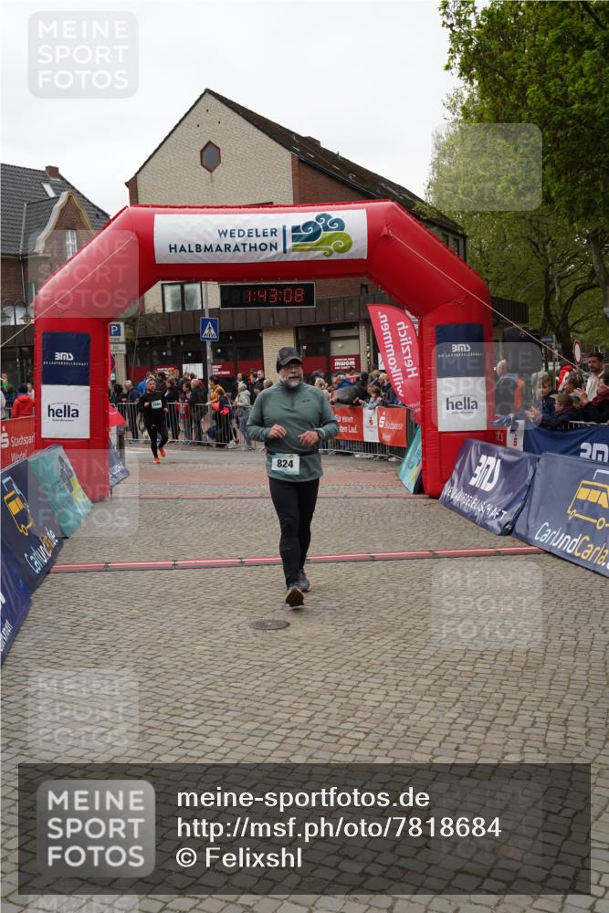 04.05.2025 - 8. Wedeler Halbmarathon Felixshl http://msf.ph/oto/7818684 04.05.2025 11:43:05 Ziel 54, 824, 1080 meine-sportfotos.de