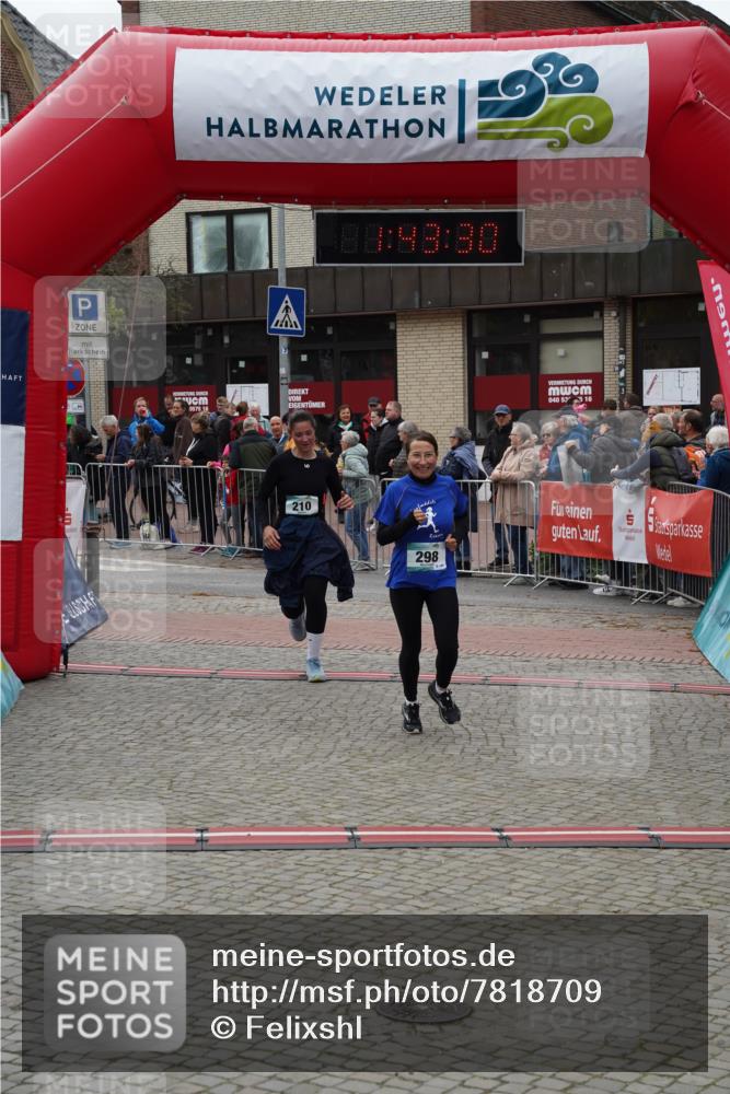 04.05.2025 - 8. Wedeler Halbmarathon Felixshl http://msf.ph/oto/7818709 04.05.2025 11:43:28 Ziel 14, 210, 298, 1066 meine-sportfotos.de