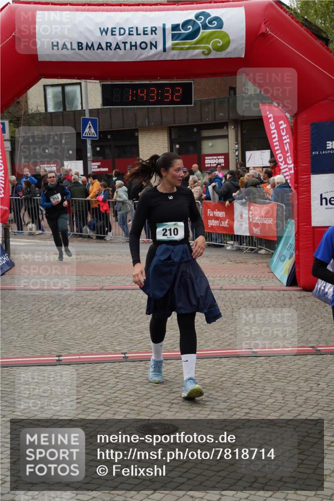 04.05.2025 - 8. Wedeler Halbmarathon Felixshl http://msf.ph/oto/7818714 04.05.2025 11:43:30 Ziel 210, 298, 712 meine-sportfotos.de