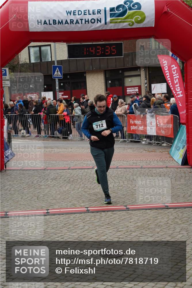 04.05.2025 - 8. Wedeler Halbmarathon Felixshl http://msf.ph/oto/7818719 04.05.2025 11:43:33 Ziel 210, 298, 712 meine-sportfotos.de