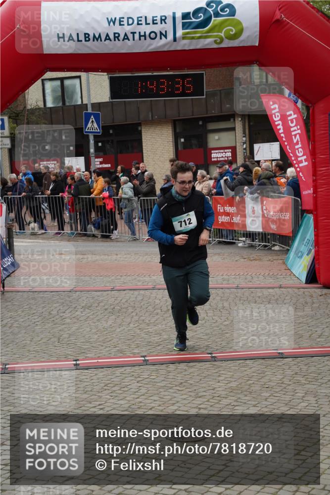 04.05.2025 - 8. Wedeler Halbmarathon Felixshl http://msf.ph/oto/7818720 04.05.2025 11:43:33 Ziel 210, 298, 712 meine-sportfotos.de