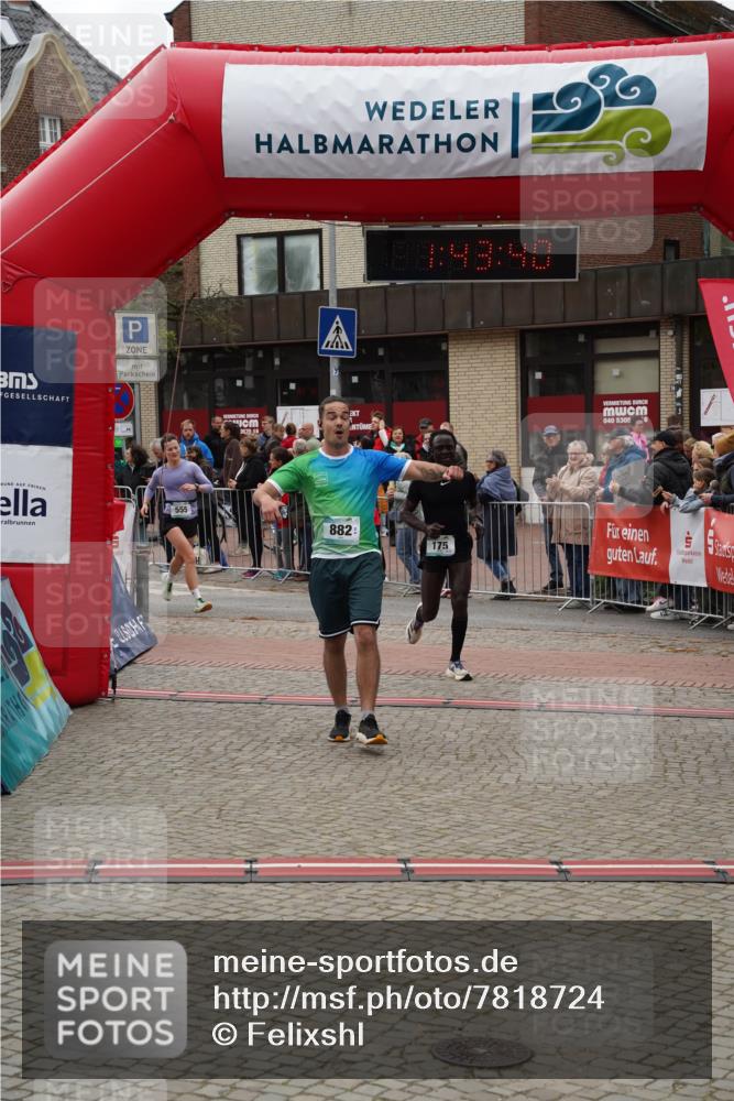 04.05.2025 - 8. Wedeler Halbmarathon Felixshl http://msf.ph/oto/7818724 04.05.2025 11:43:38 Ziel 175, 555, 712, 882 meine-sportfotos.de