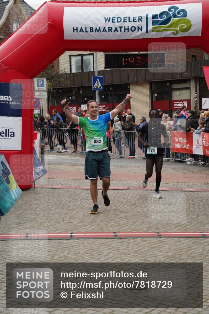 04.05.2025 - 8. Wedeler Halbmarathon Felixshl http://msf.ph/oto/7818729 04.05.2025 11:43:39 Ziel 175, 555, 882 meine-sportfotos.de